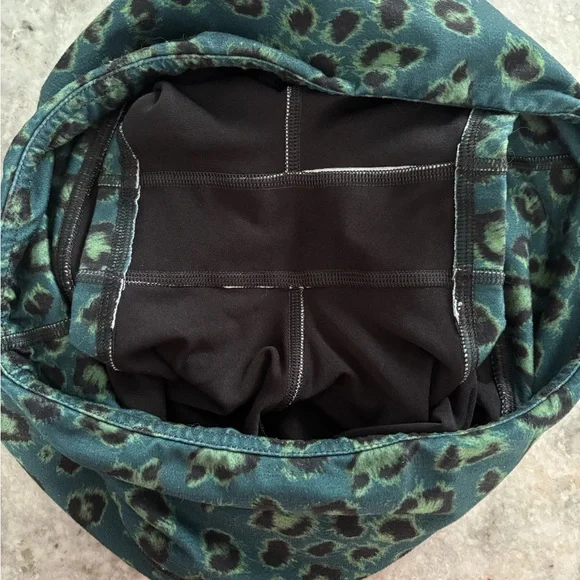 Fleo Power High Rise Shorts | Leopard - Picture 4 of 4